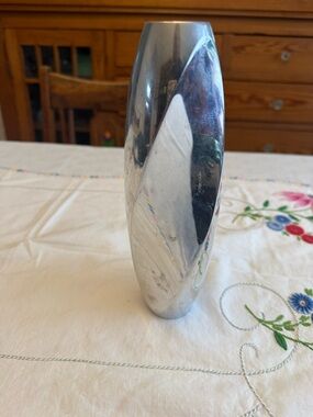 2001 Nambe Studios Fred Bould Twist Vase # 6228 Silver Chrome USA 8 1/2 “Tall